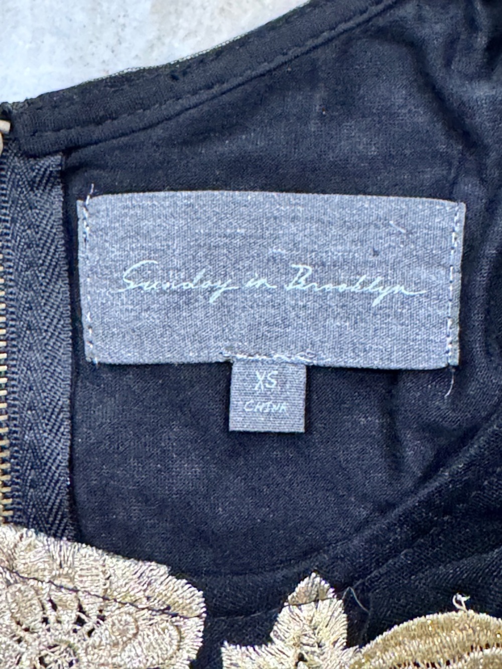 NEW Sunday In Brooklyn Black and Gold Floral Embroidered Appliqué 3D Top - XS - Picture 2 of 11